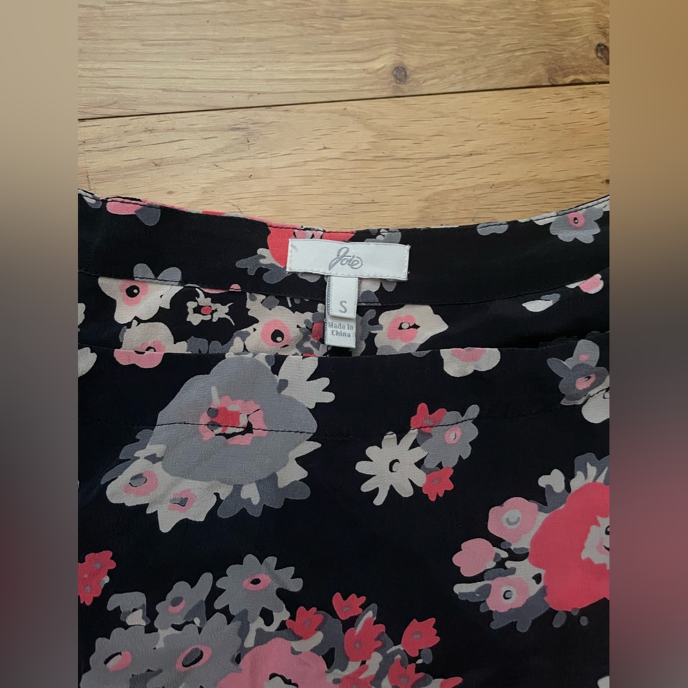 JOIE Silk Floral Tunic - Picture 2 of 3